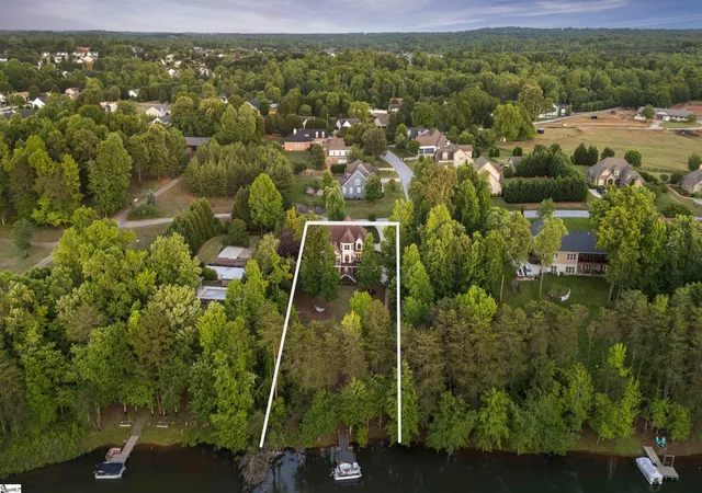 Photo 3 of Sale Pending at 1 Rawlins Ct, Greer, SC 29651 | MLS# 1591194 | Listing updated on 2026-09-01
