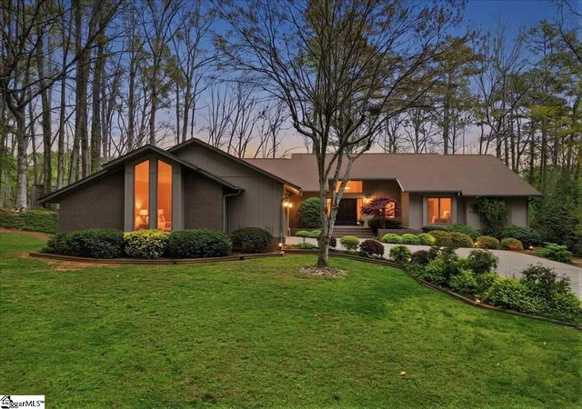 Photo 1 of Single family home for sale at 240 Stonehaven Wy, Seneca, SC 29672 | MLS# 1586749 | Listing updated on 2026-09-01