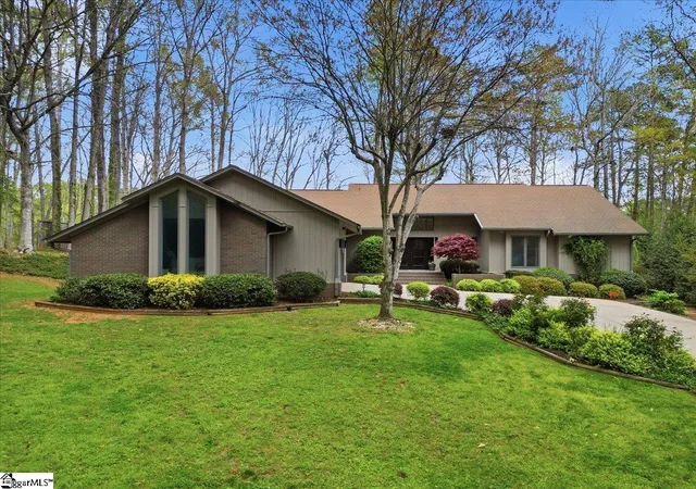 Photo 2 of Single family home for sale at 240 Stonehaven Wy, Seneca, SC 29672 | MLS# 1586749 | Listing updated on 2026-09-01