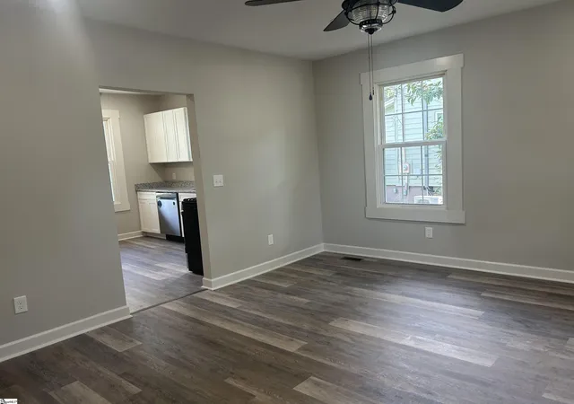 3rd image of 106 Washington St, Clinton, SC 29325 | MLS# 1592023