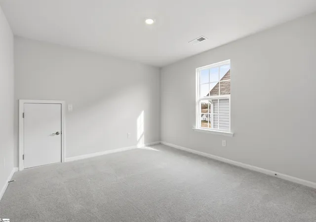 Photo 3 of Single family home for sale at 402 Rivergarden Dr, Travelers Rest, SC 29690 | MLS# 1599992 | Listing updated on 2026-09-17