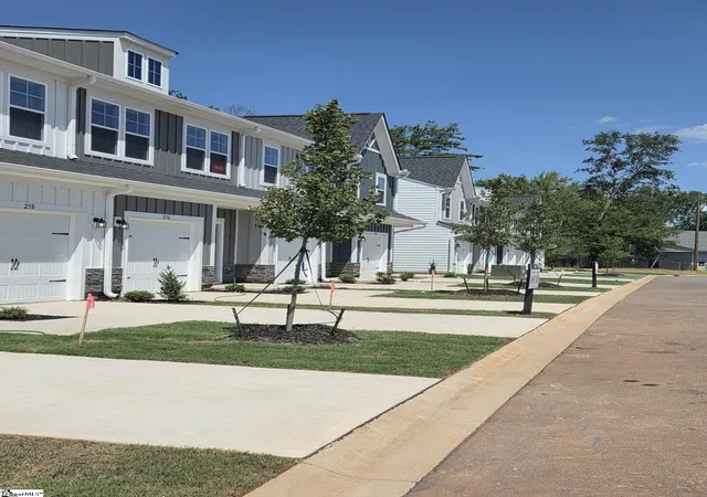 Photo 2 of Townhouse for sale at 320 Mykonos Dr, Mauldin, SC 29662 | MLS# 1601444 | Listing updated on 2026-08-20