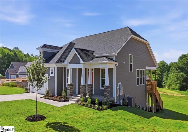 Photo 3 of Single family home for sale at 805 Lonsdale Ct, Woodruff, SC 29388 | MLS# 1593026 | Listing updated on 2026-09-01