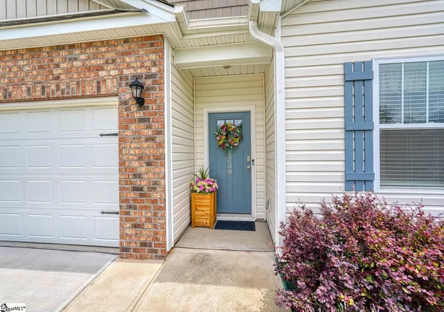 Photo 2 of Single family home for sale at 1239 Lynton Ln, Lyman, SC 29365 | MLS# 1601451 | Listing updated on 2026-08-20