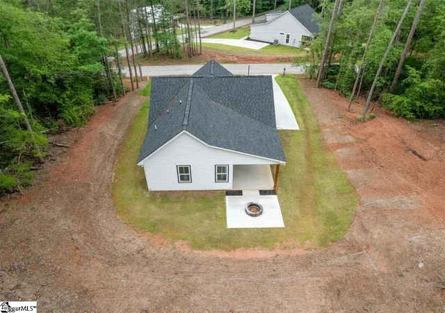 Homes for sale in Westminster, SC | 416 Holden Dr, Westminster, SC 29693 | MLS# 1568939