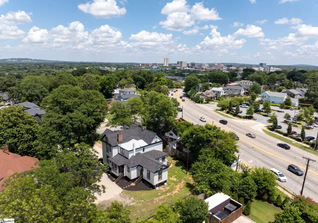 Photo 4 of House for sale at 405 Perry Ave, Greenville, SC 29601 | MLS# 1598792 | Listing updated on 2026-09-20