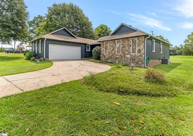 Homes for sale in Pelzer, SC | 234 Country Glen, Pelzer, SC 29669 | MLS# 1596087