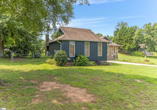 Homes for sale in Pelzer, SC | 234 Country Glen, Pelzer, SC 29669 | MLS# 1596087