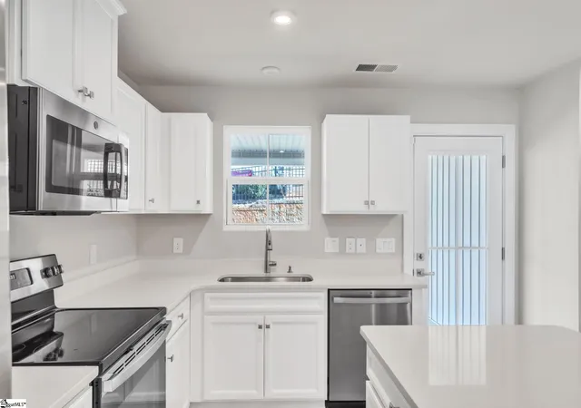 Photo 3 of Townhouse for sale at 901 Leyburn Ln, Greenville, SC 29617 | MLS# 1601258 | Listing updated on 2026-08-20