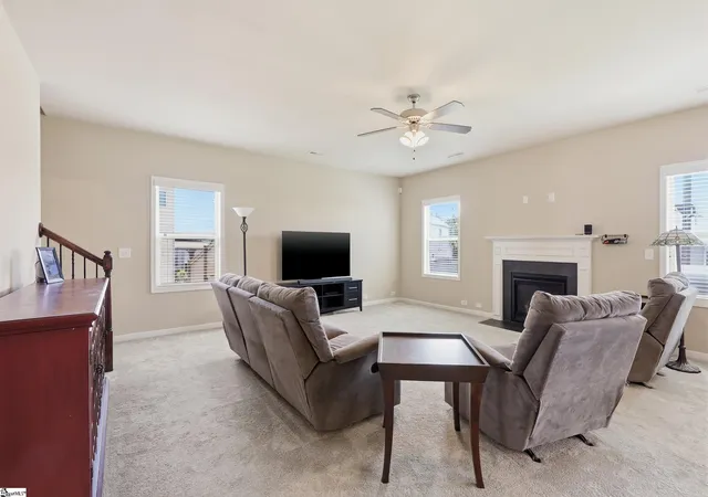 Photo 3 of Single family home for sale at 324 Lost Lake Dr, Simpsonville, SC 29681 | MLS# 1595790 | Listing updated on 2026-09-01