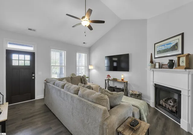 Homes for sale in Simpsonville, SC | 122 River Trace Loop, Simpsonville, SC 29680 | MLS# 1590124
