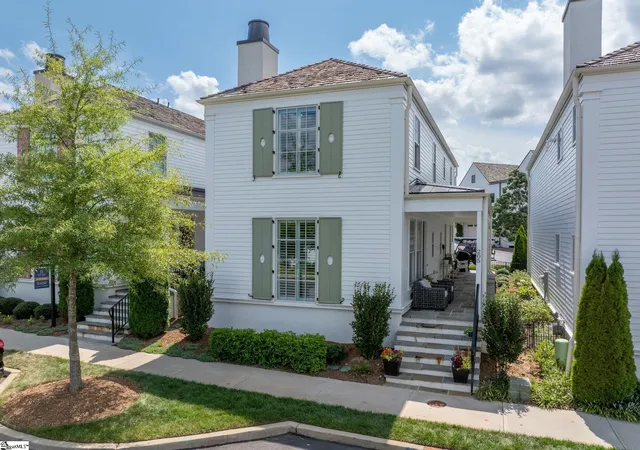 Photo 1 of Single family home for sale at 205 Bowman Rd, Greenville, SC 29615 | MLS# 1601606 | Listing updated on 2026-09-16