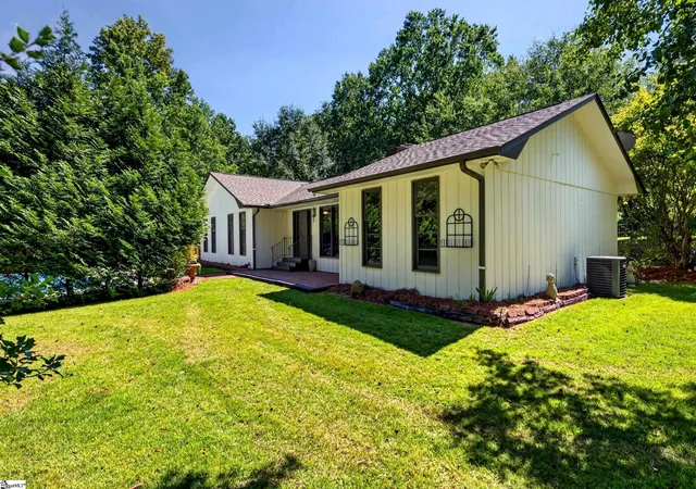 Photo 1 of Sale Pending at 215 Rutledge Lake Rd, Greenville, SC 29617 | MLS# 1601946 | Listing updated on 2026-09-15