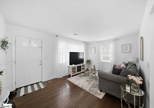 Photo 4 of Single family home for sale at 22 Ray St, Greenville, SC 29611 | MLS# 1596969 | Listing updated on 2026-08-19