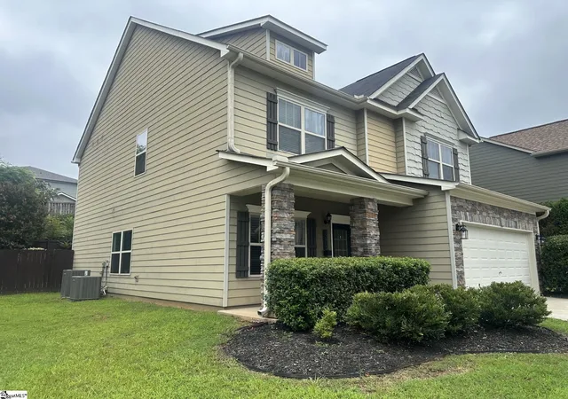 Photo 2 of Sale Pending at 342 Bridge Crossing Dr, Simpsonville, SC 29681 | MLS# 1601795 | Listing updated on 2026-08-26