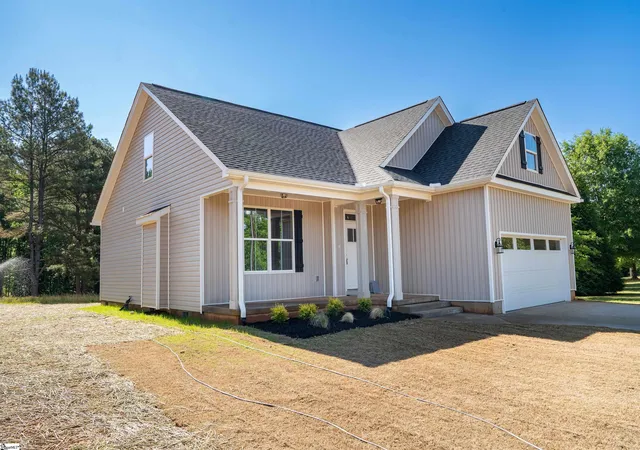 Photo 2 of Single family home for sale at 220 Water Mill Rd, Cowpens, SC 29330 | MLS# 1597144 | Listing updated on 2026-07-09