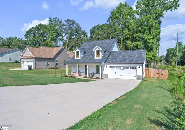 Homes for sale in Belton, SC | 180 Hunter Dr, Belton, SC 29627 | MLS# 1597337