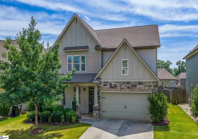 Photo 3 of Single family home for sale at 515 Bellgreen Ave, Simpsonville, SC 29680 | MLS# 1597993 | Listing updated on 2026-09-10