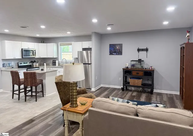 Photo 2 of Single family home for sale at 204 Idlewild Ave, Greenville, SC 29605 | MLS# 1595513 | Listing updated on 2026-07-14