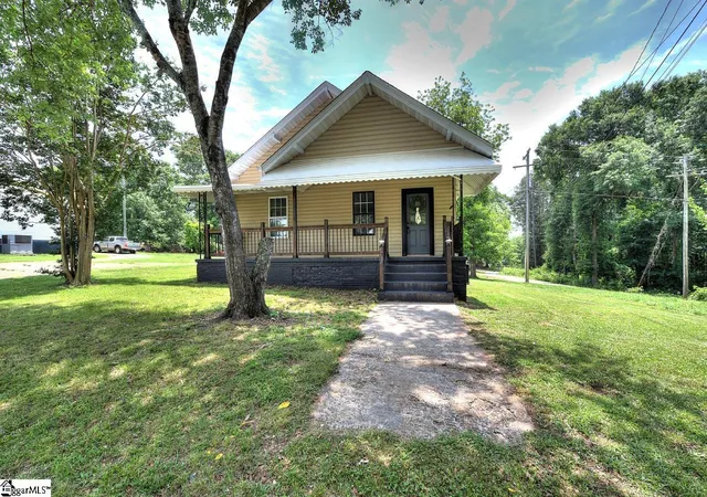 Homes for sale in Liberty, SC | 19 Clemson St, Liberty, SC 29657 | MLS# 1593566