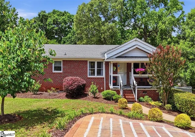 Photo 1 of Single family home for sale at 4 Rhonda Ct, Greenville, SC 29617 | MLS# 1591666 | Listing updated on 2026-09-23