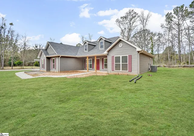 3rd image of 364 S Church St, Cross Hill, SC 29332 | MLS# 1596685