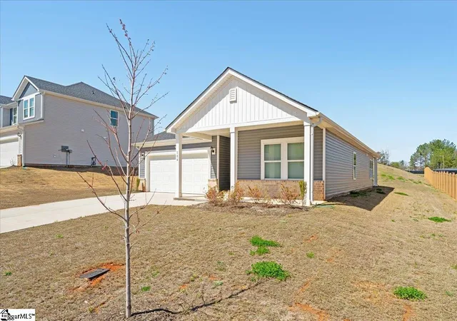 Photo 3 of Single family home for sale at 106 Purcell Wy, Easley, SC 29642 | MLS# 1584926 | Listing updated on 2026-08-08