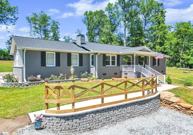 1st image of 425 Hannon Rd, Inman, SC 29349 | MLS# 1591912