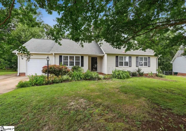 Photo 2 of Single family home for sale at 103 Devenhill Ct, Greer, SC 29650 | MLS# 1599114 | Listing updated on 2026-09-17