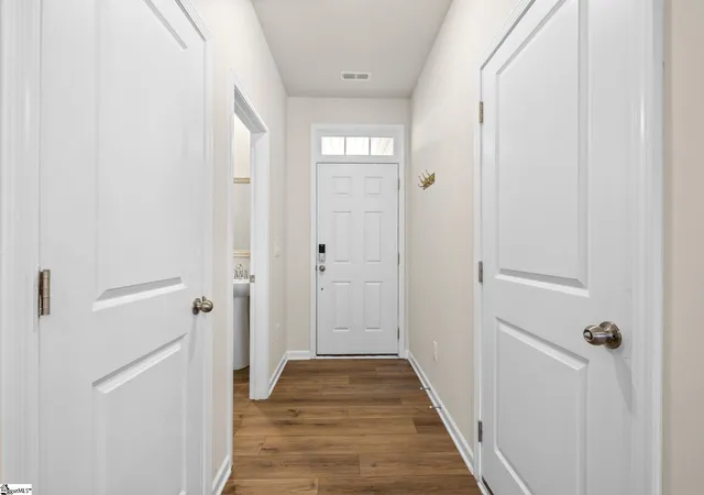 Photo 3 of Sale Pending at 15 Loebner Ln, Simpsonville, SC 29680 | MLS# 1599543 | Listing updated on 2026-09-01