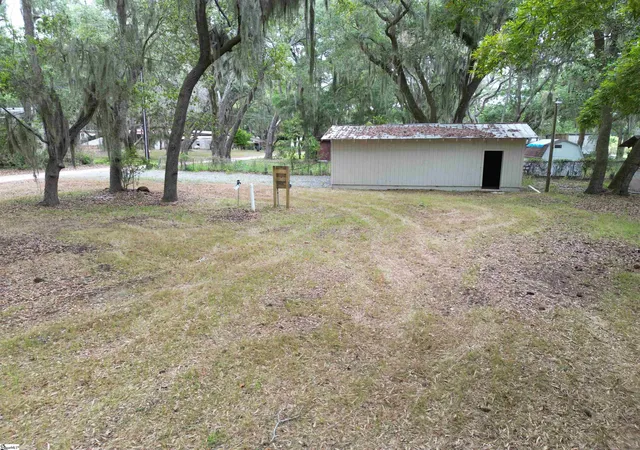 Homes for sale in Beaufort, SC | 31 Mosse Rd, Beaufort, SC 29920 | MLS# 1593694