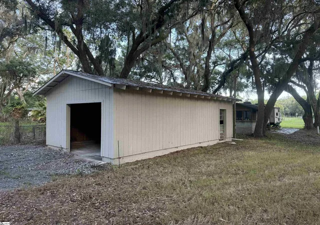 Homes for sale in Beaufort, SC | 31 Mosse Rd, Beaufort, SC 29920 | MLS# 1593694
