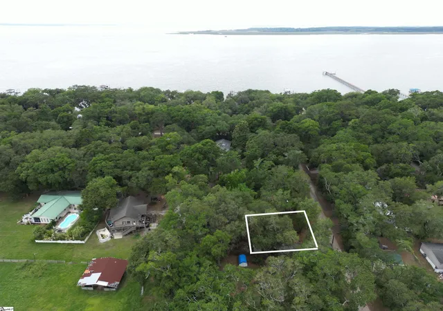 Homes for sale in Beaufort, SC | 31 Mosse Rd, Beaufort, SC 29920 | MLS# 1593694