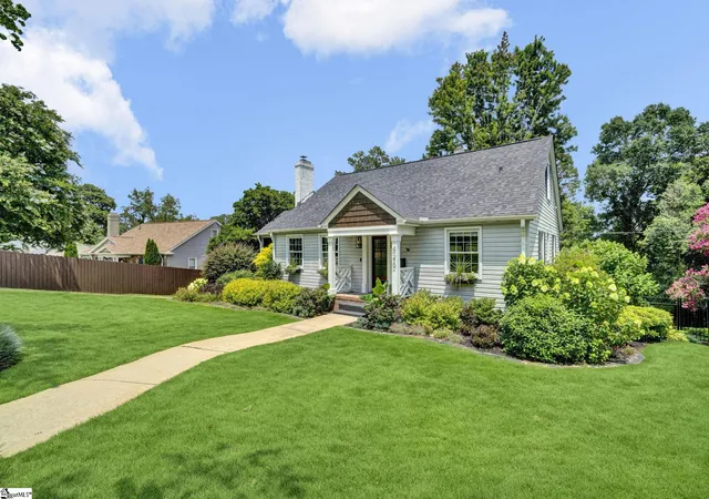 3rd image of 420 Longview Ter, Greenville, SC 29605 | MLS# 1596731