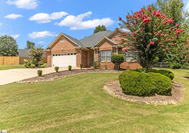 Photo 1 of Single family home for sale at 229 Georgetown Ct, Moore, SC 29369 | MLS# 1602150 | Listing updated on 2026-09-03