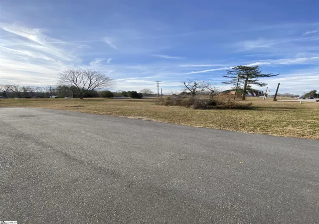 Photo 2 of Sale Pending at 1899 Gap Creek Rd, Spartanburg, SC 29651 | MLS# 1577354 | Listing updated on 2026-08-31