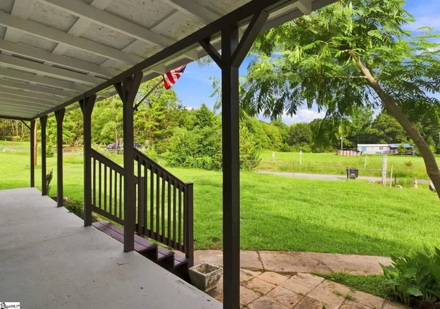 Photo 3 of Manufactured home for sale at 180 Hall Rd, Gaffney, SC 29340 | MLS# 1601905 | Listing updated on 2026-09-30