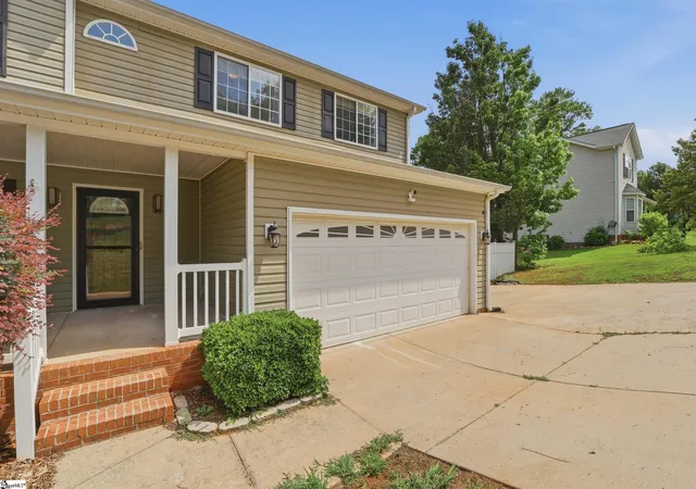 Homes for sale in Greer, SC | 719 Timberwood Rdg, Greer, SC 29651 | MLS# 1593598