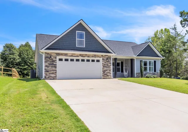 Photo 2 of Single family home for sale at 1664 Hannon Rd, Inman, SC 29349 | MLS# 1601315 | Listing updated on 2026-08-23