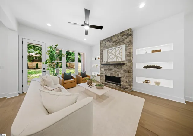 Photo 3 of Single family home for sale at 9 Beck Ave, Greenville, SC 29605 | MLS# 1595301 | Listing updated on 2026-06-18