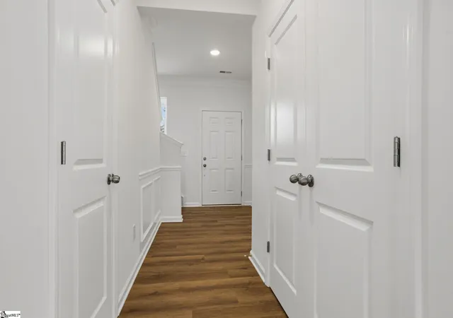 Photo 4 of Single family home for sale at 304 Metz Dr, Greenville, SC 29611 | MLS# 1595215 | Listing updated on 2026-09-16