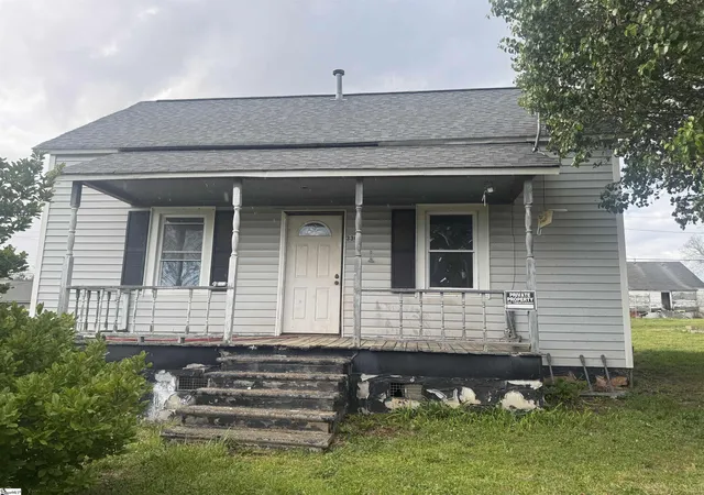 1st image of 330 B St, Jonesville, SC 29353 | MLS# 1601253