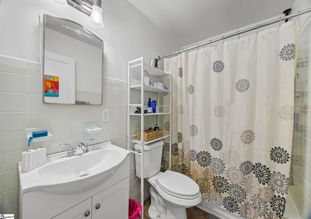 Photo 4 of Single family home for sale at 2 Druid St, Greenville, SC 29609 | MLS# 1597361 | Listing updated on 2026-07-10