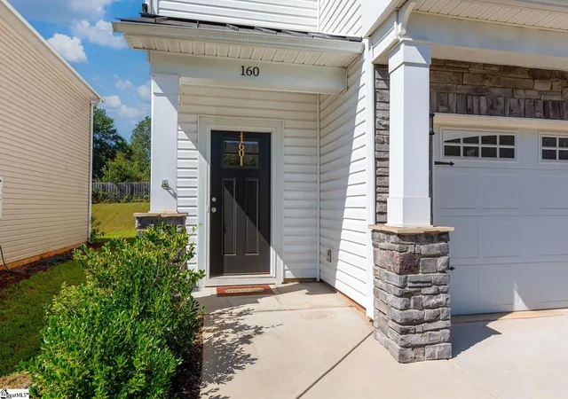 Photo 2 of Single family home for sale at 160 Highland Park Ct, Easley, SC 29642 | MLS# 1602157 | Listing updated on 2026-08-27