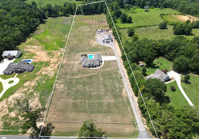 Photo 2 of Single family home for sale at 3301 Georgia Rd, Gray Court, SC 29645 | MLS# 1600837 | Listing updated on 2026-08-20