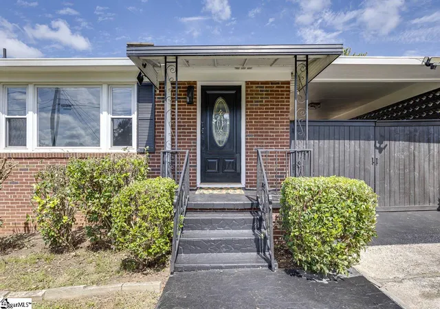 Photo 4 of Single family home for sale at 24 Maudie St, Greenville, SC 29605 | MLS# 1568196 | Listing updated on 2026-06-11