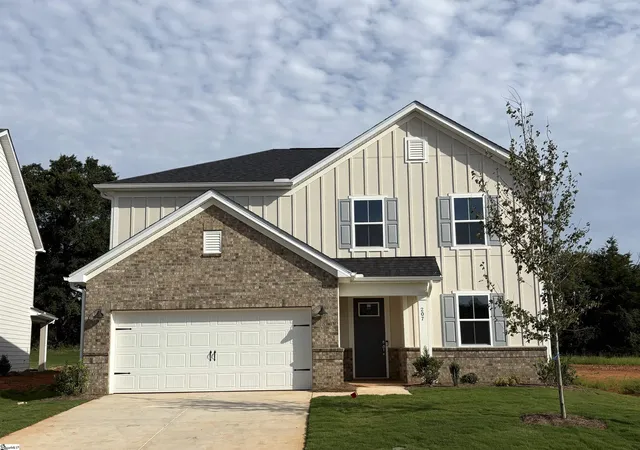 Photo 1 of Single family home for sale at 207 Dansby Ct #Lot 737, Greenville, SC 29605 | MLS# 1585186 | Listing updated on 2026-08-29