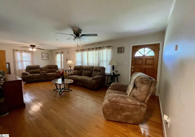 Photo 4 of Single family home for sale at 13359 Hwy 221, Enoree, SC 29335 | MLS# 1597571 | Listing updated on 2026-07-13