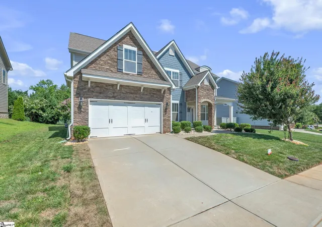 Photo 1 of Single family home for sale at 8 Belterra Dr, Simpsonville, SC 29681 | MLS# 1597380 | Listing updated on 2026-09-25