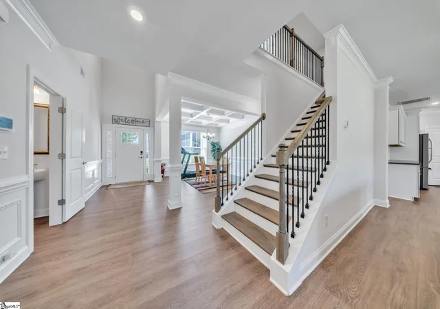 Photo 3 of Single family home for sale at 8 Belterra Dr, Simpsonville, SC 29681 | MLS# 1597380 | Listing updated on 2026-09-25